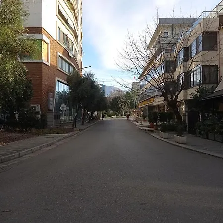 Garda Tirana